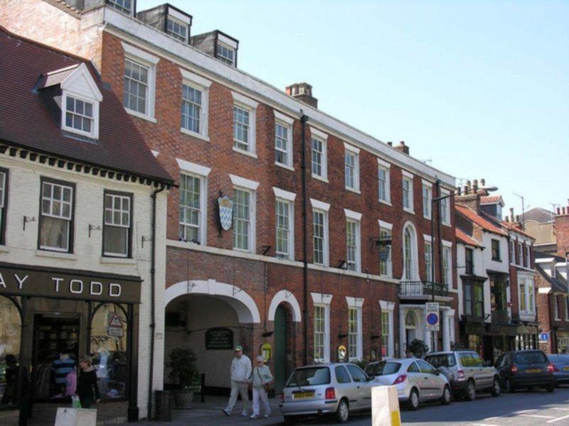 The Beverley Arms Hotel Екстер'єр фото The former King's Head, now the King's Head Mews