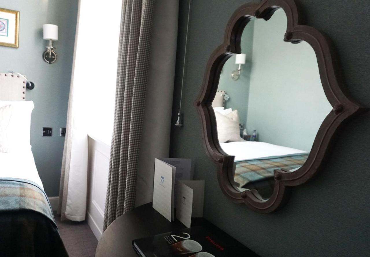 The Beverley Arms Hotel Екстер'єр фото A mirror